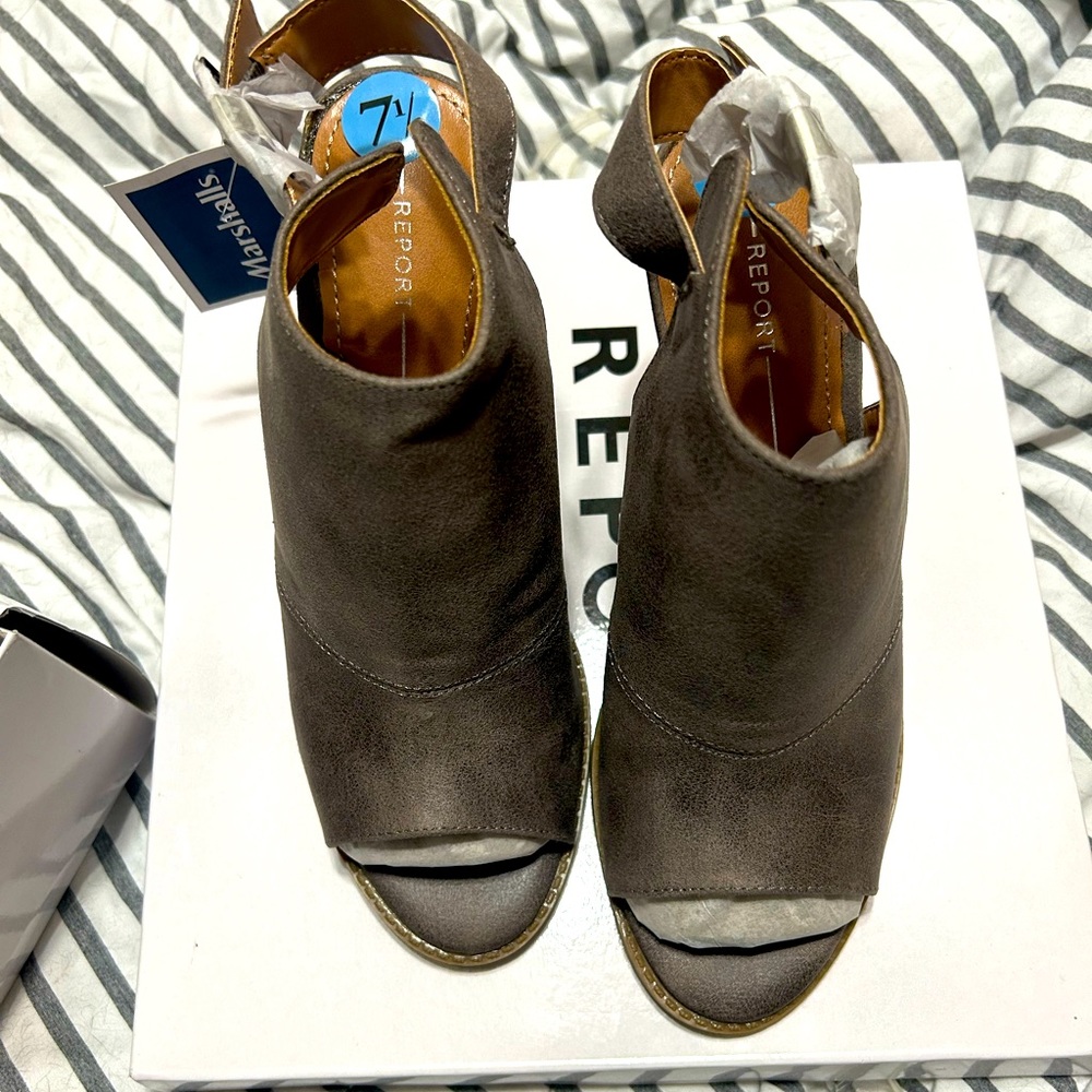 New in box Report grey booties size 7.5